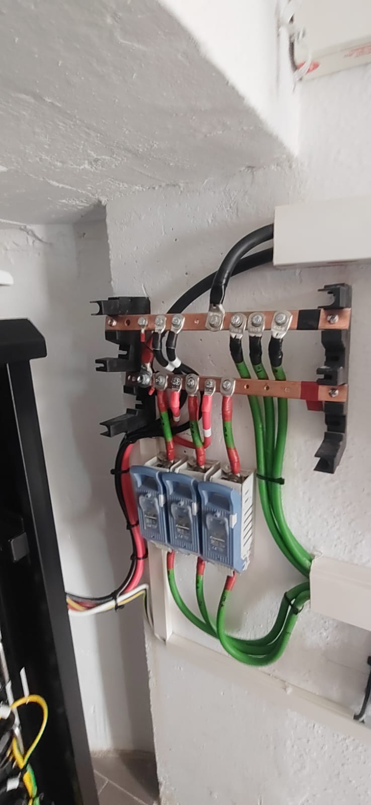 Sistema fotovoltaico autónomo cortijo - Imagen 4