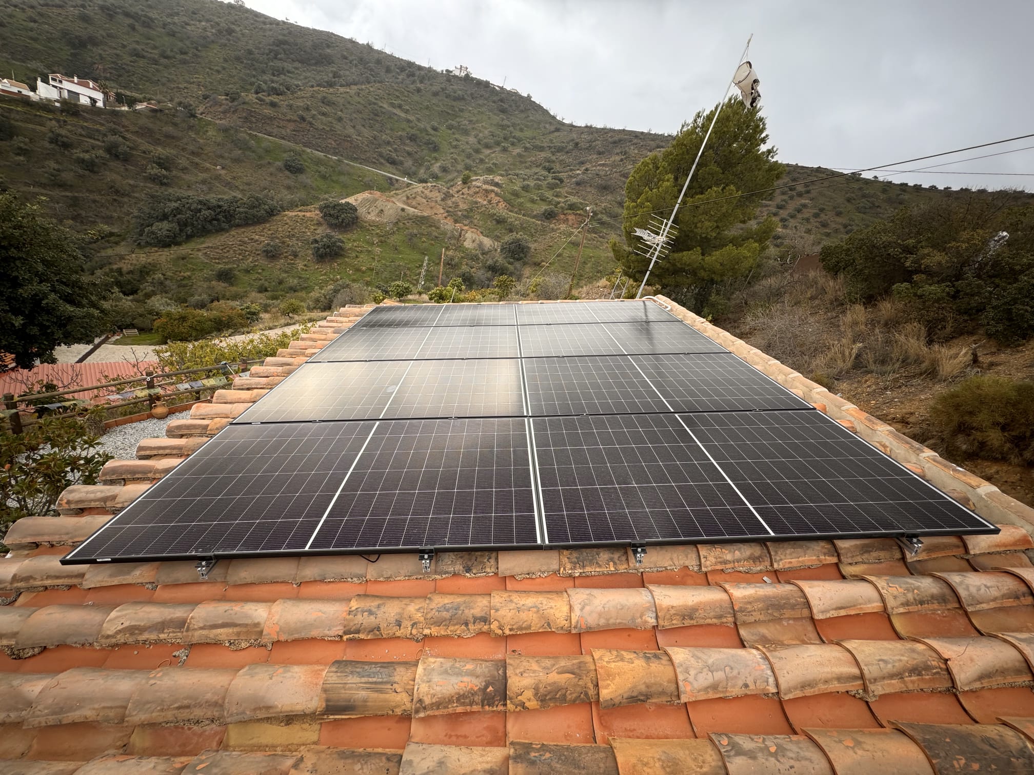 Instalación solar aislada Marchena - Imagen 3